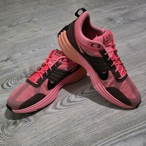 Nike Lunar Roam Premium men's shoe in the "Pink Gaze/Black/Crimson Bliss"